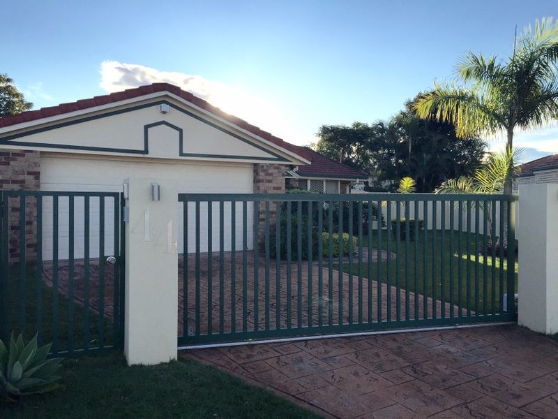 44 Burrinjuck Drive, Coombabah QLD 4216