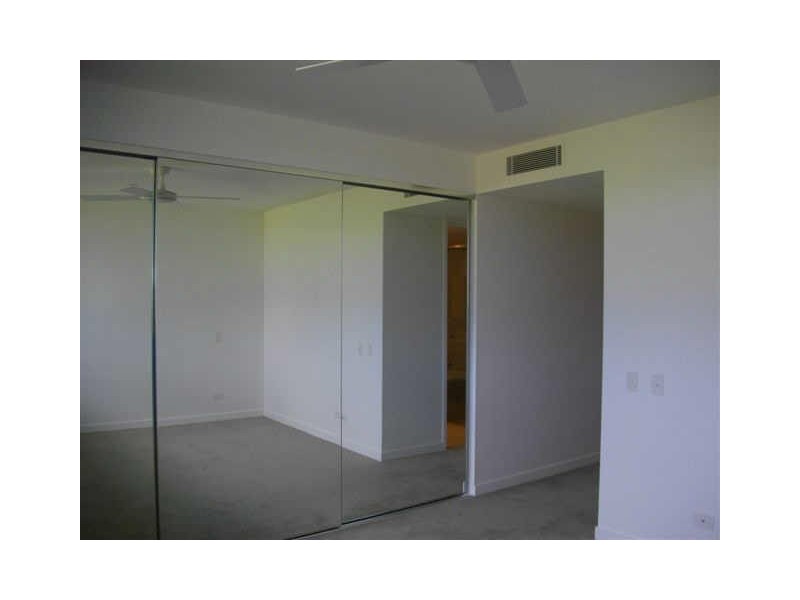 3101/323 Bayview Street, Runaway Bay QLD 4216