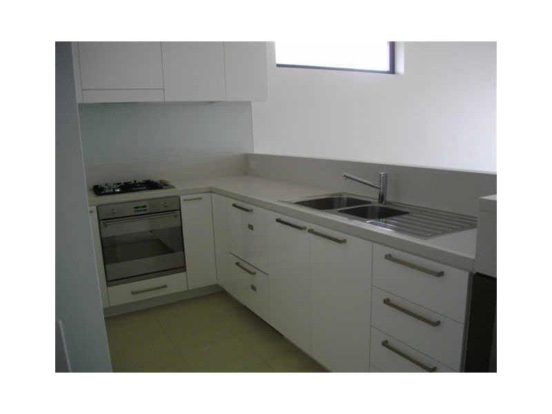 3101/323 Bayview Street, Runaway Bay QLD 4216