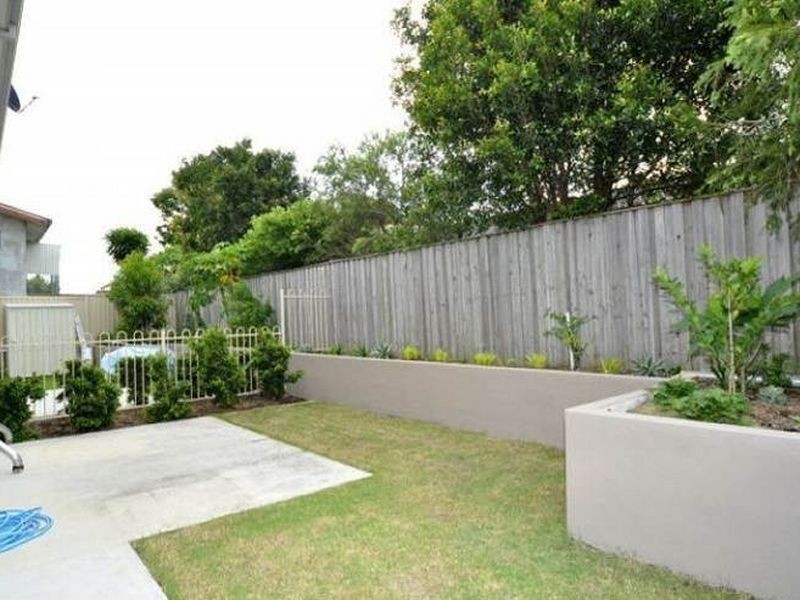 2/17 Louise Street, Southport QLD 4215