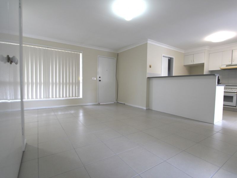 2/6 Pamela Court, Labrador QLD 4215