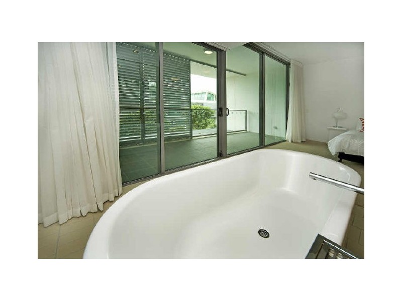 2109 Ephraim Island, Paradise Point QLD 4216