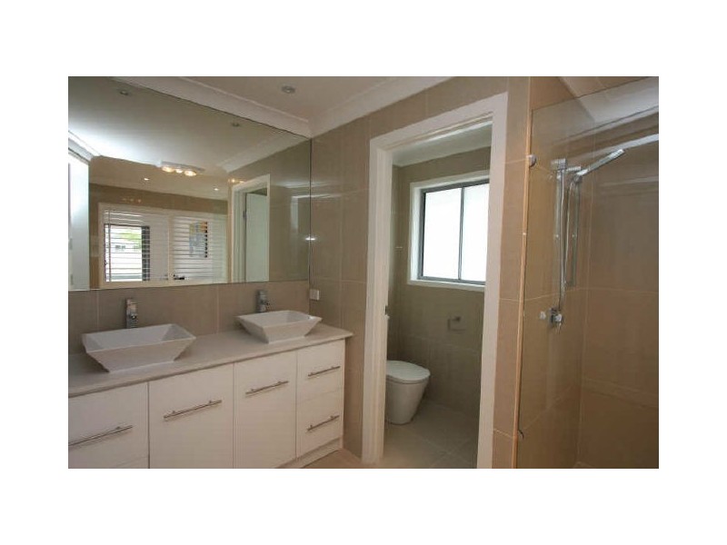 Paradise Point QLD 4216