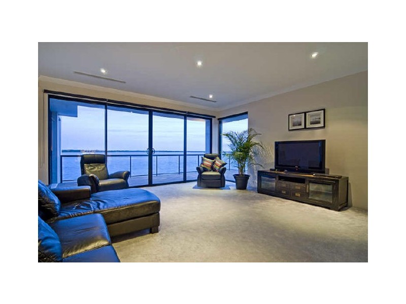 Sovereign Islands QLD 4216