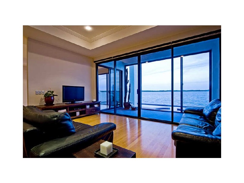 Sovereign Islands QLD 4216