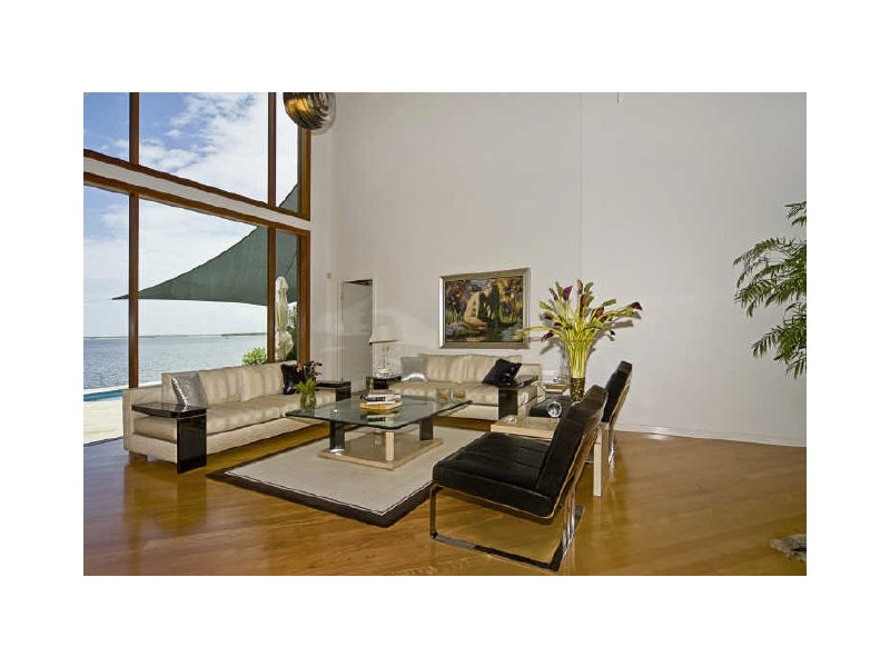 Sovereign Islands QLD 4216