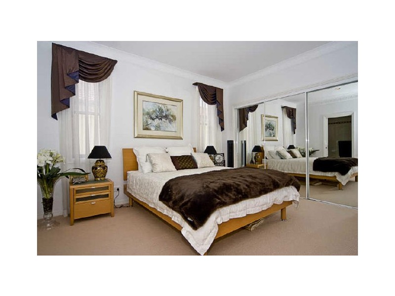 Sovereign Islands QLD 4216