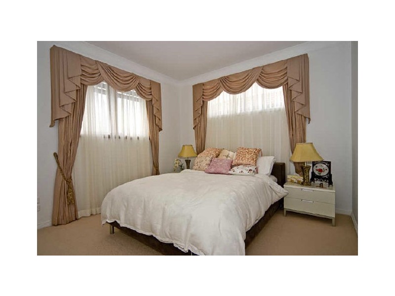 Sovereign Islands QLD 4216