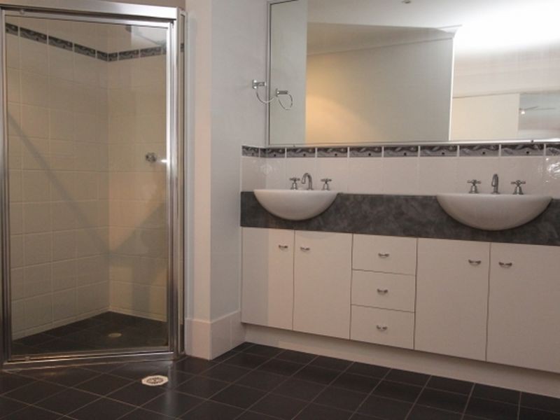 1 Shoe Street, Hope Island QLD 4212