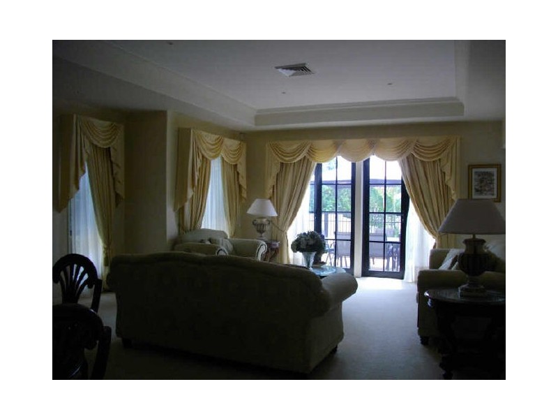 20 The Peninsula Sovereign Island, Paradise Point QLD 4216