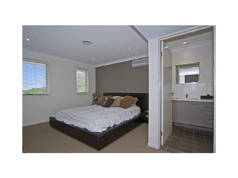Molendinar QLD 4214