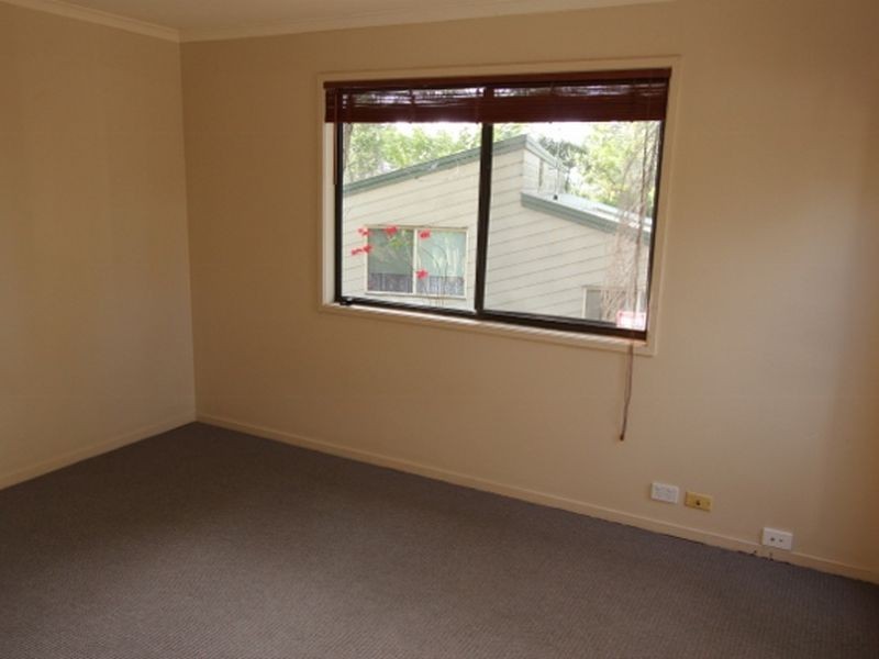 77 Plateau Crescent, Carrara QLD 4211