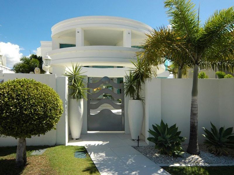 23 Queen Guineveres Place, Sovereign Islands QLD 4216