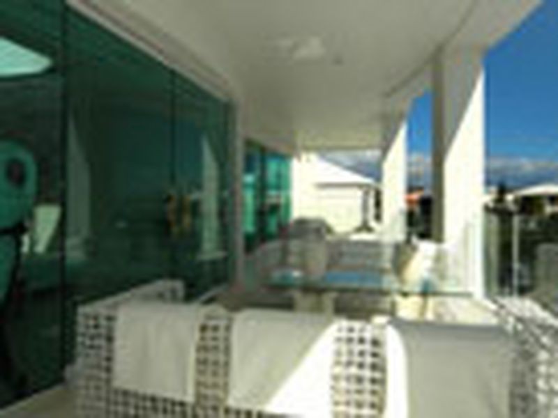 23 Queen Guineveres Place, Sovereign Islands QLD 4216