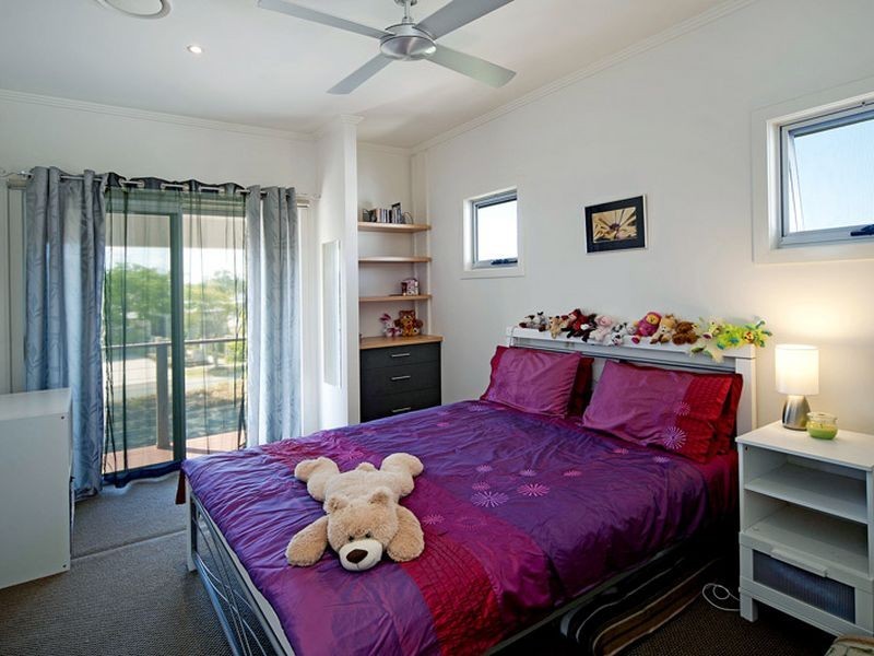 64 The Peninsula, Helensvale QLD 4212