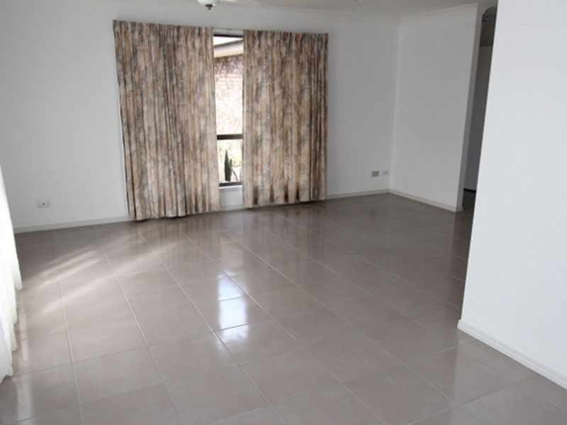 62 Lakefield Crescent, Paradise Point QLD 4216