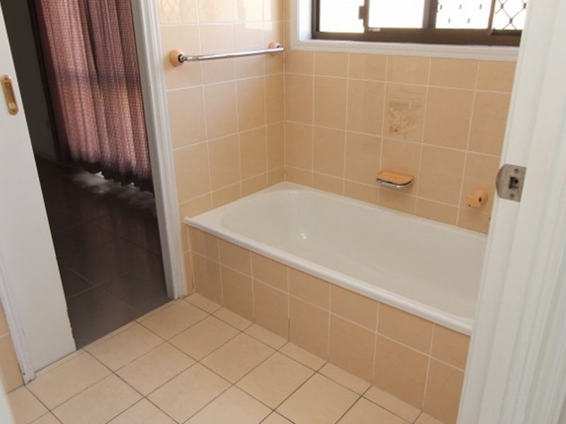 62 Lakefield Crescent, Paradise Point QLD 4216