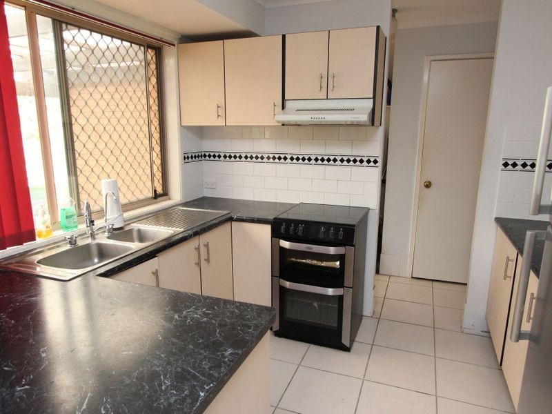 3 Fadden Close, Arundel QLD 4214