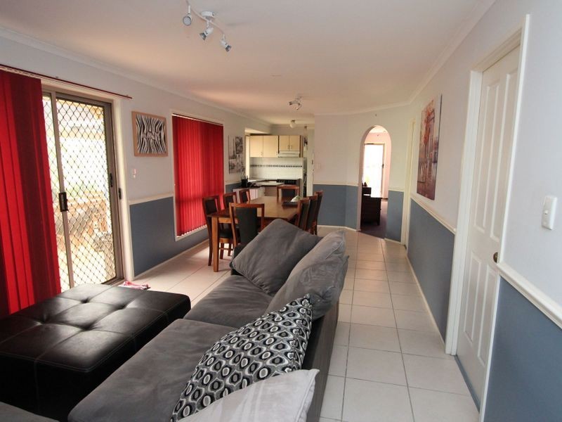 3 Fadden Close, Arundel QLD 4214