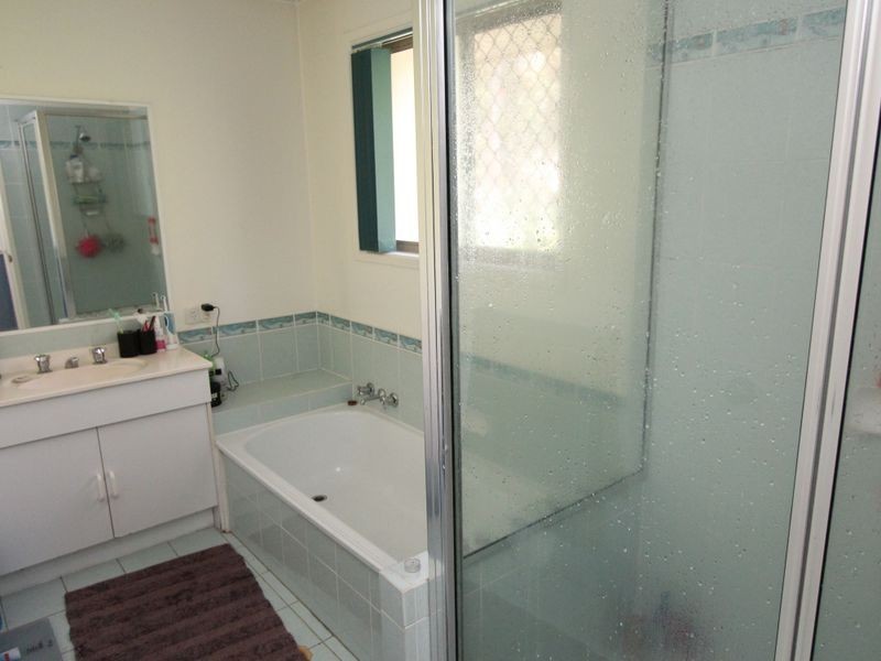 3 Fadden Close, Arundel QLD 4214