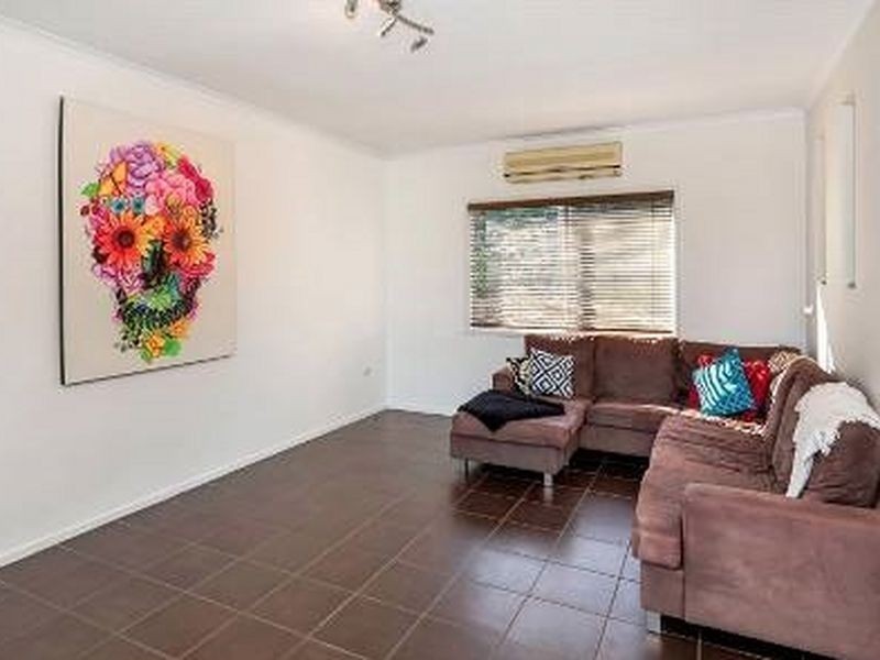 9 Louise Street, Southport QLD 4215