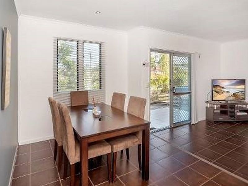 9 Louise Street, Southport QLD 4215