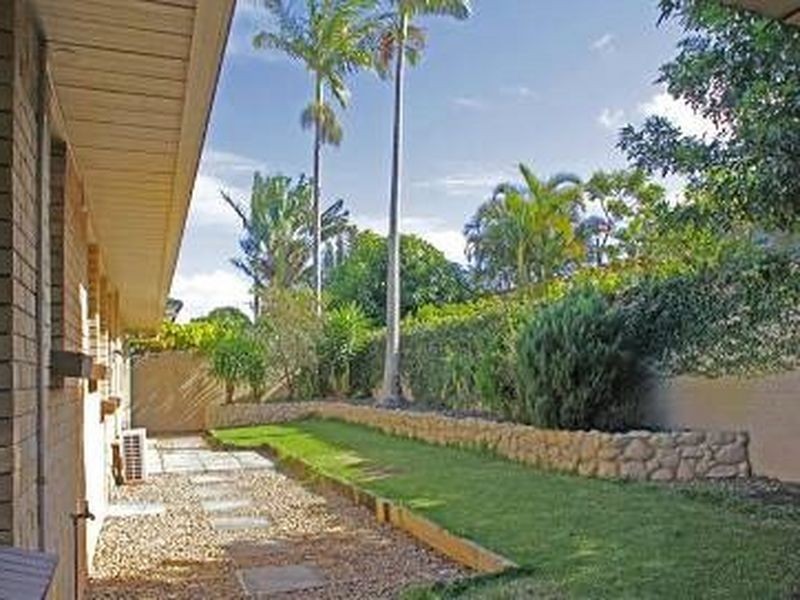 9 Louise Street, Southport QLD 4215