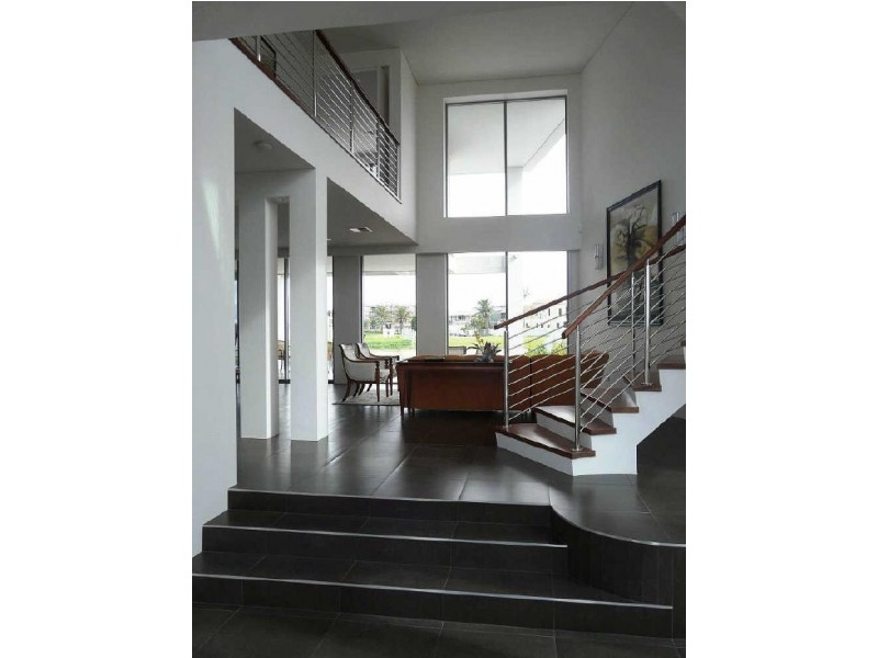 Sovereign Islands QLD 4216