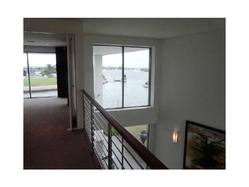 Sovereign Islands QLD 4216