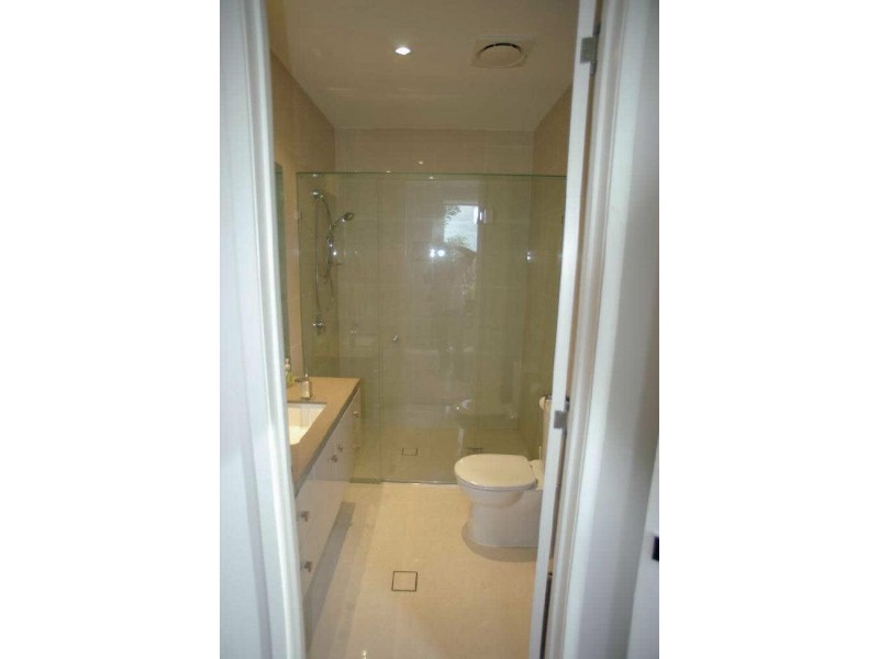 Sovereign Islands QLD 4216