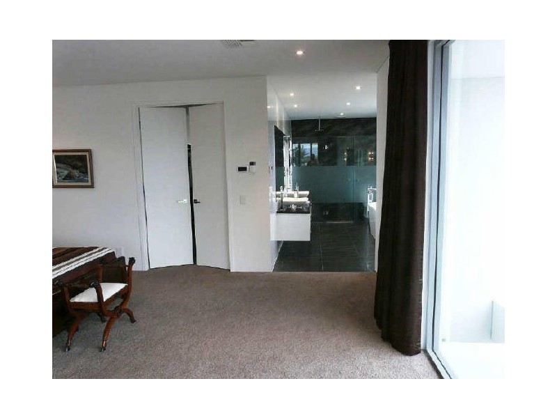 Sovereign Islands QLD 4216