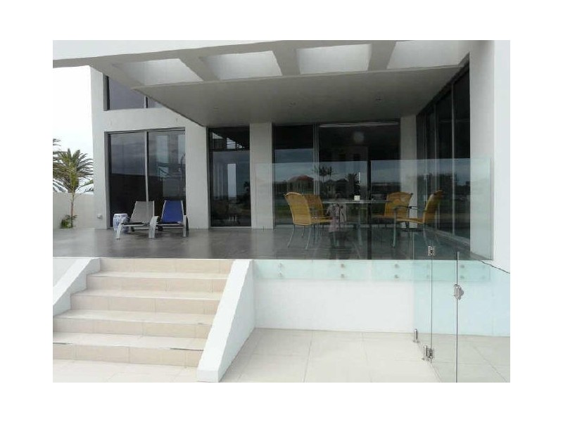 Sovereign Islands QLD 4216