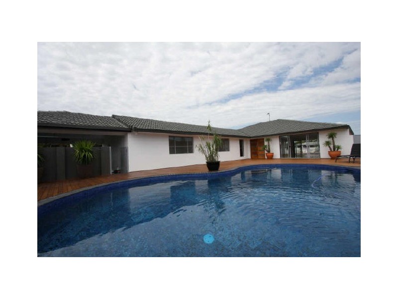 12 Drysdale Place, Paradise Point QLD 4216