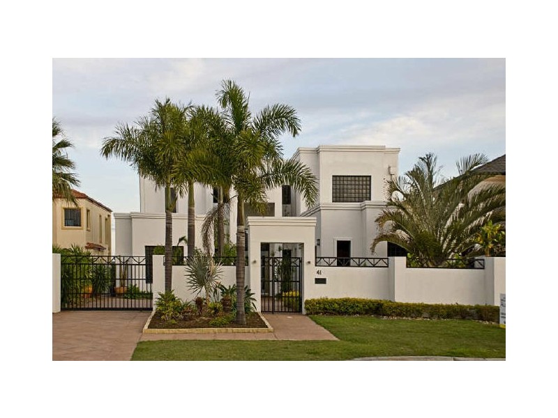 41 King Arthurs Court, Paradise Point QLD 4216