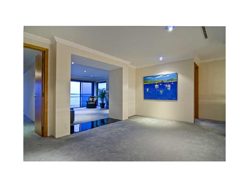 41 King Arthurs Court, Paradise Point QLD 4216
