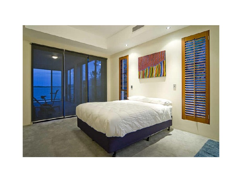 41 King Arthurs Court, Paradise Point QLD 4216