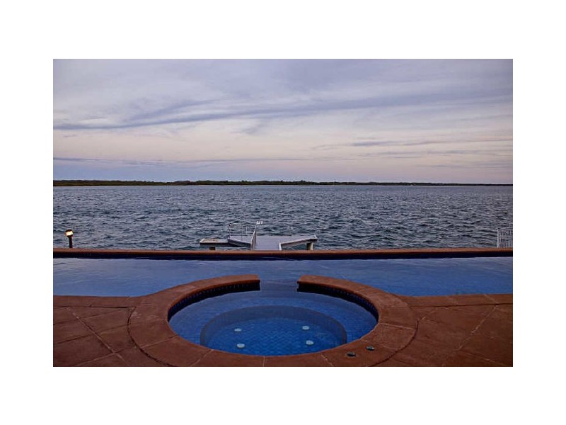 41 King Arthurs Court, Paradise Point QLD 4216