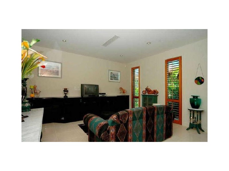 Sovereign Islands QLD 4216