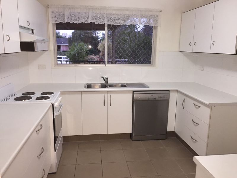 61 Gibraltar Drive, Isle Of Capri QLD 4217