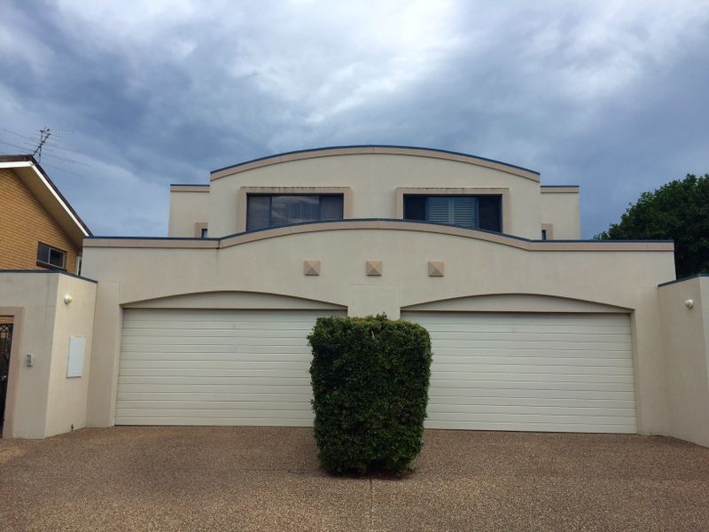 1/8 Drake Avenue, Paradise Point QLD 4216