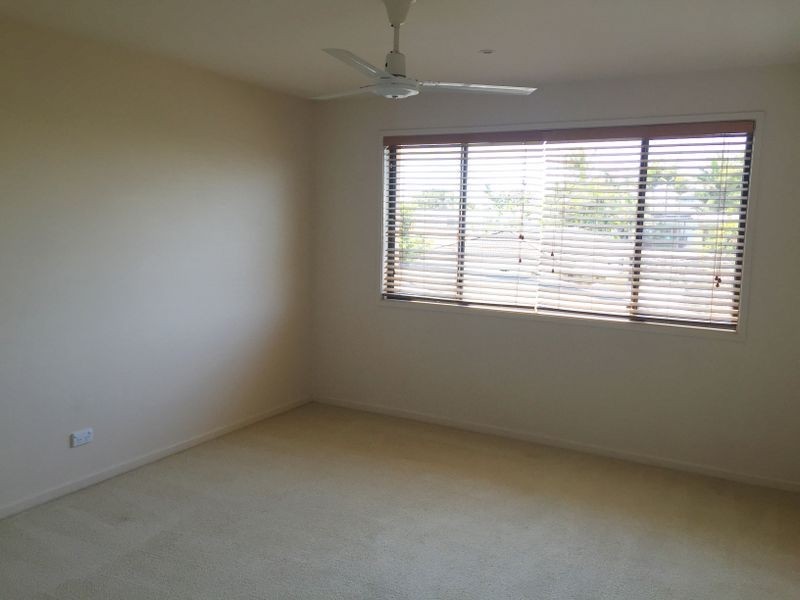 1/8 Drake Avenue, Paradise Point QLD 4216