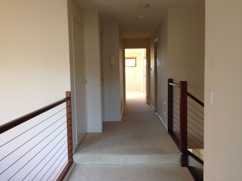 1/8 Drake Avenue, Paradise Point QLD 4216