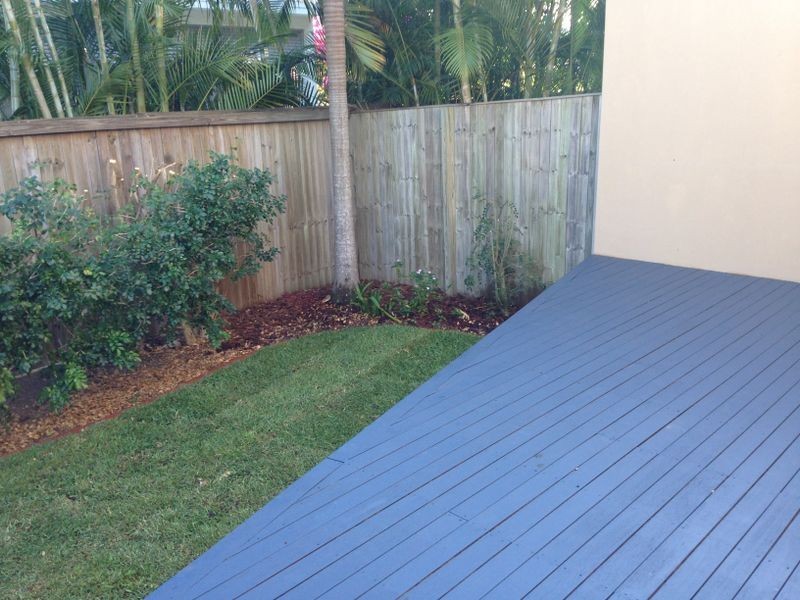 1/8 Drake Avenue, Paradise Point QLD 4216