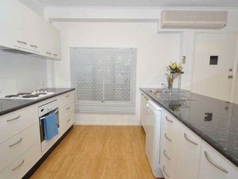 84b Boykambil Esplanade North, Hope Island QLD 4212