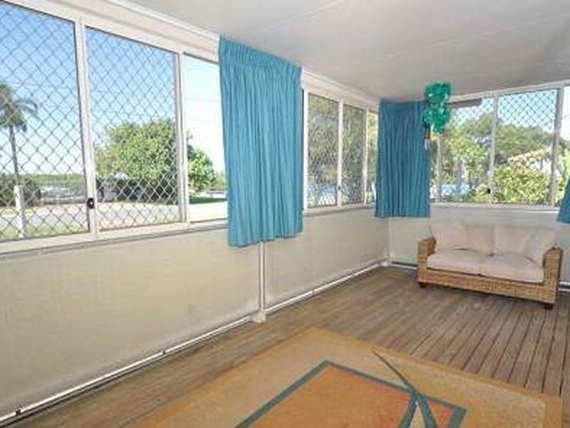 84b Boykambil Esplanade North, Hope Island QLD 4212