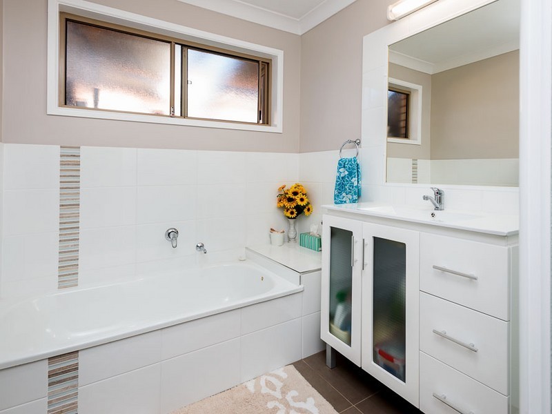 77 Numbat Court East, Coombabah QLD 4216