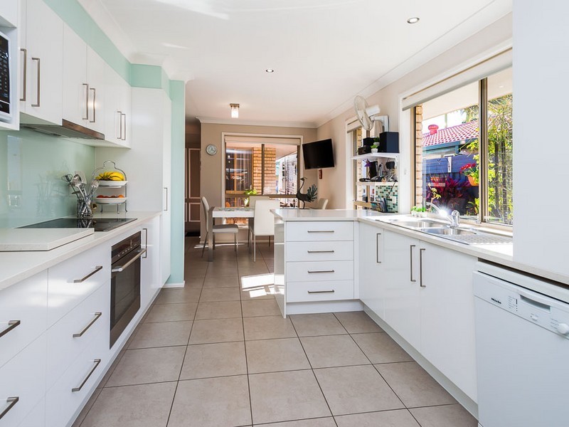 77 Numbat Court East, Coombabah QLD 4216