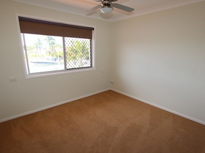 8 Dobell Avenue, Paradise Point QLD 4216