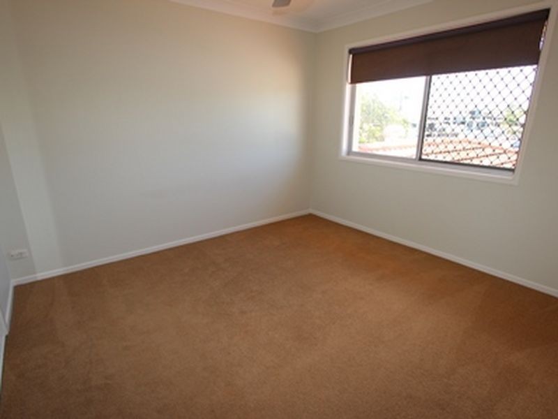 8 Dobell Avenue, Paradise Point QLD 4216