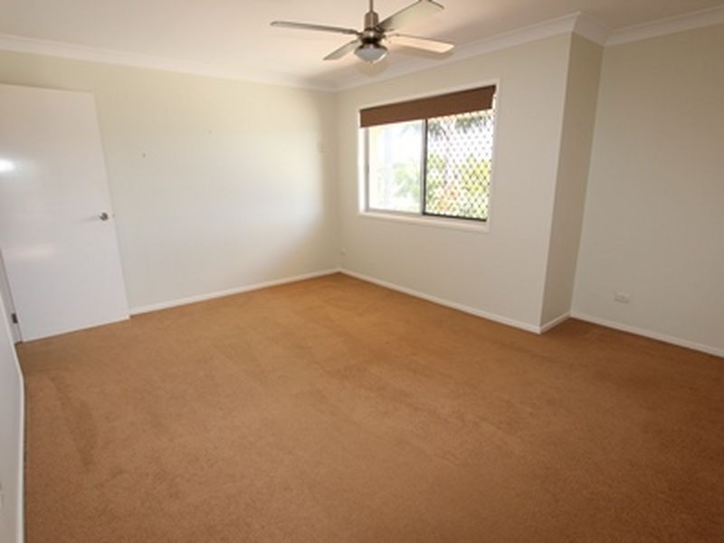 8 Dobell Avenue, Paradise Point QLD 4216